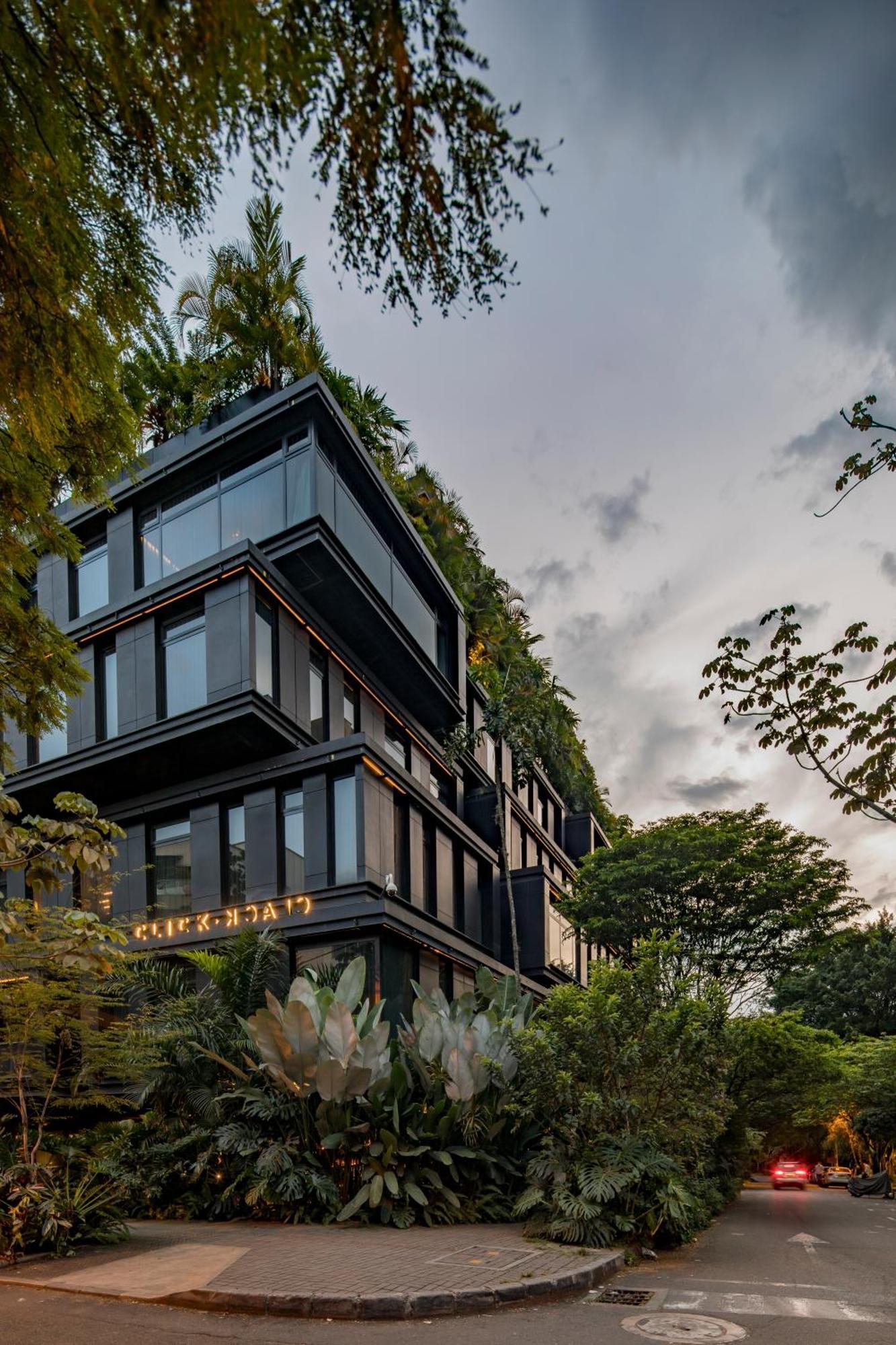 The Click Clack Hotel Medellín Eksteriør billede The Standard, Bangkok