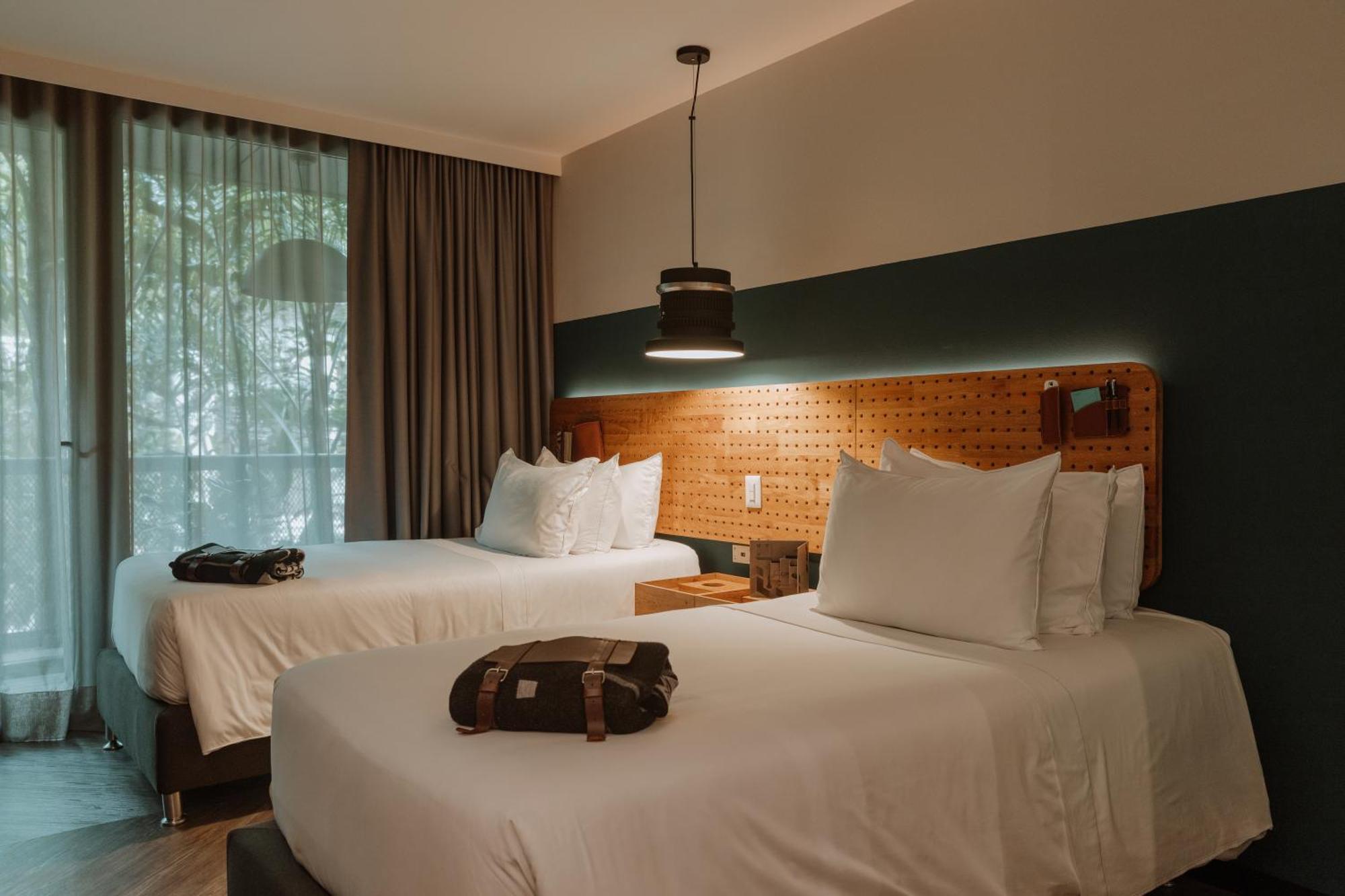 The Click Clack Hotel Medellín Eksteriør billede A room at the hotel