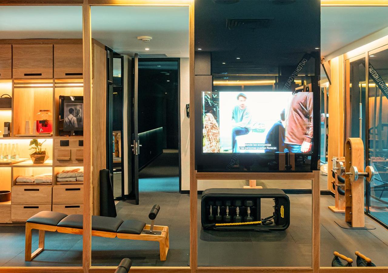 The Click Clack Hotel Medellín Eksteriør billede The gym at The Hari